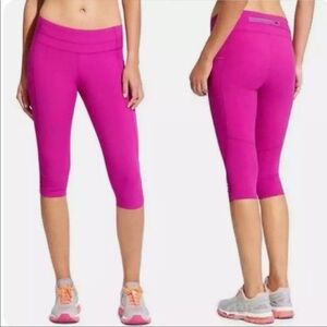 Athleta Dobby Be Free Fushia Pink Knickers. Size Medium. EUC